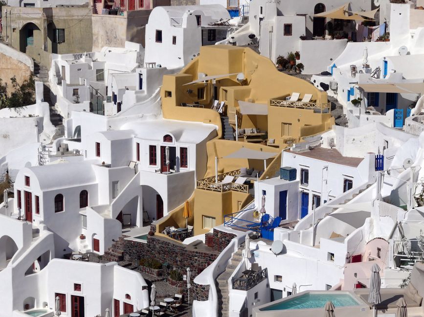 Santorini-geïnspireerde canvasmuur met zeezicht. Santorini-geïnspireerde canvasmuur met zeezicht.